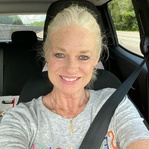 Meet your Posher, Genia